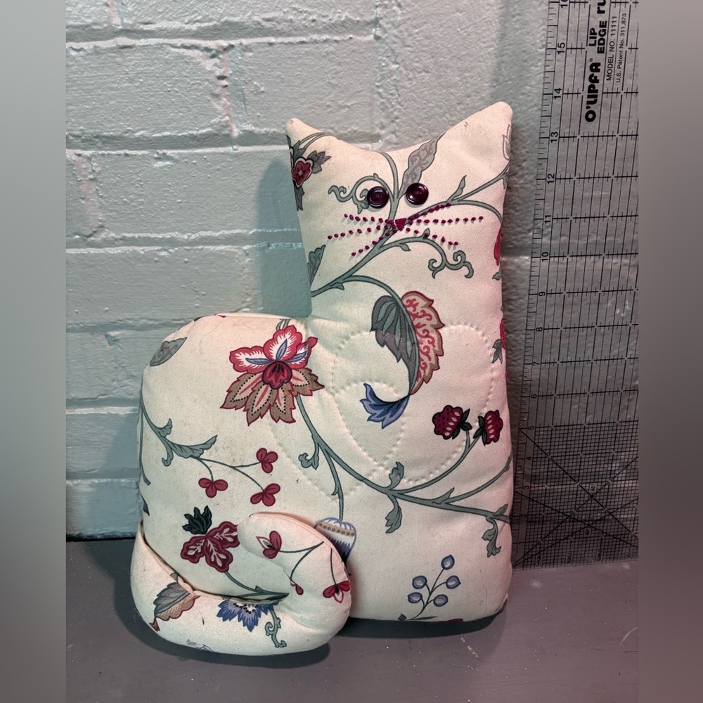 CAT SHAPED PILLOW Floral